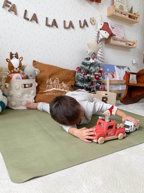 Med mat | 39"x39" | Hunter green + Tan