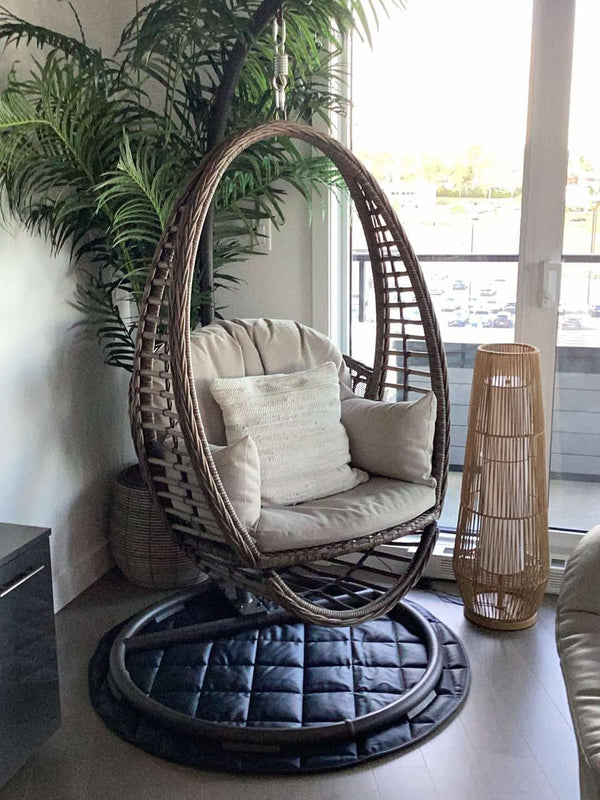 QUILTED FLOOR MAT | 47" | BLACK + CREAM