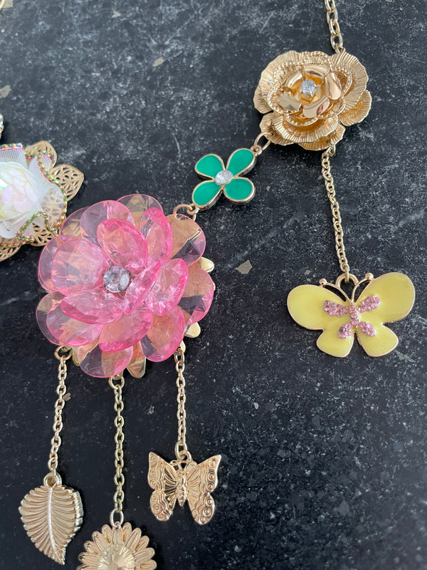 Romantic flowers statment Necklace
