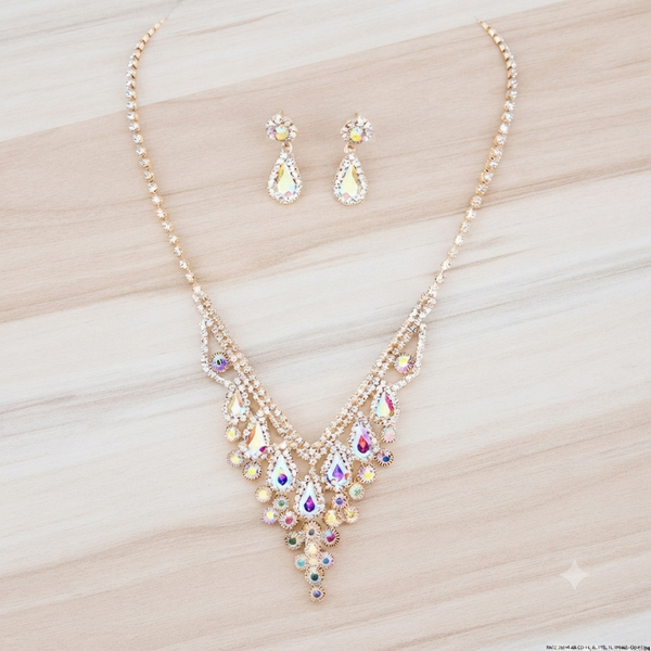 Radiant Teardrop Gold Jewelry Set