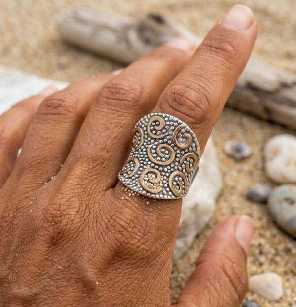 Two Tone Swirl Stretchable Ring