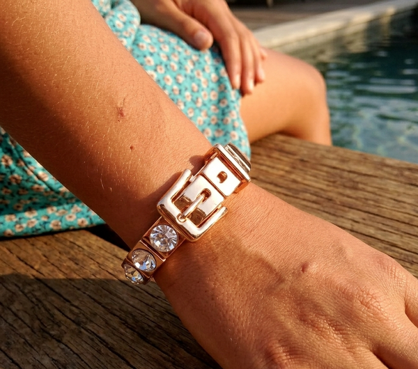 Rose Gold Buckle Stretch Bracelet with Crystals – Chic Statement Jewelry for Women