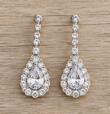 Silver Teardrop Crystal Necklace & Earrings Set – Elegant Statement Jewelry